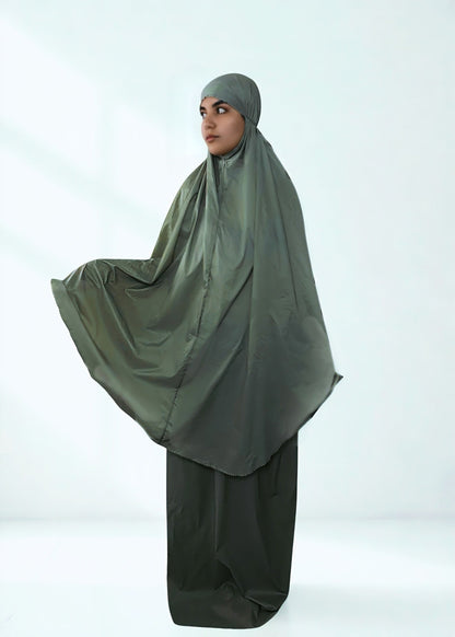 Mukena travel mini  , collection mini&go vert olive parachute Korean  ample 3 pièces avec mini pochette de rangement _ Tenue de prière haute de gamme _ NIYA