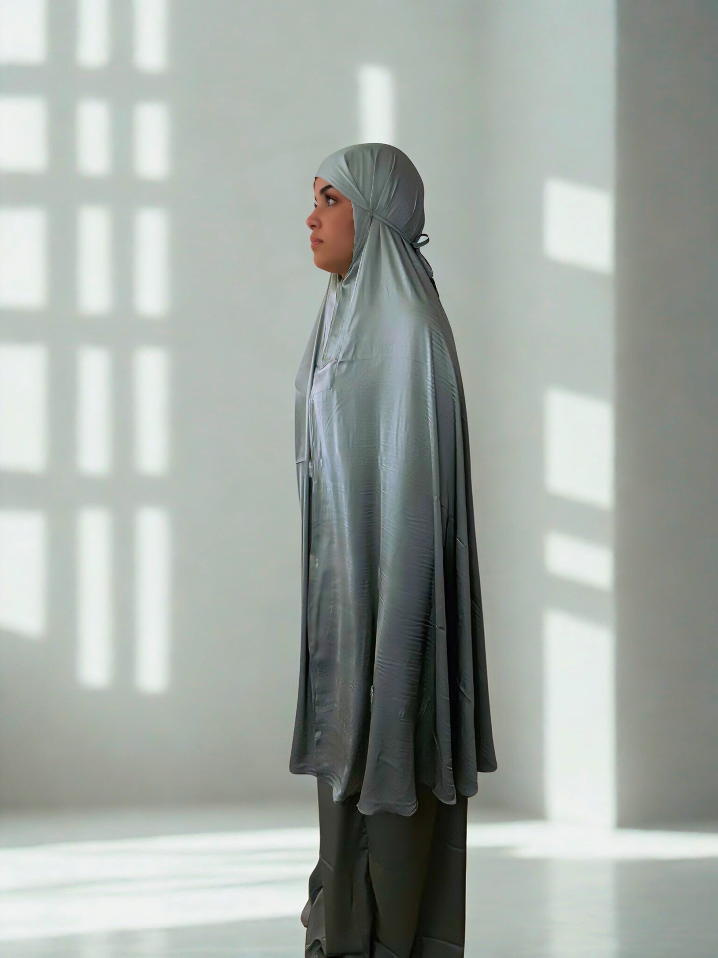 Mukena élégance soie vert 3 pièces avec pochette _ Tenue de prière haute de gamme _ NIYA