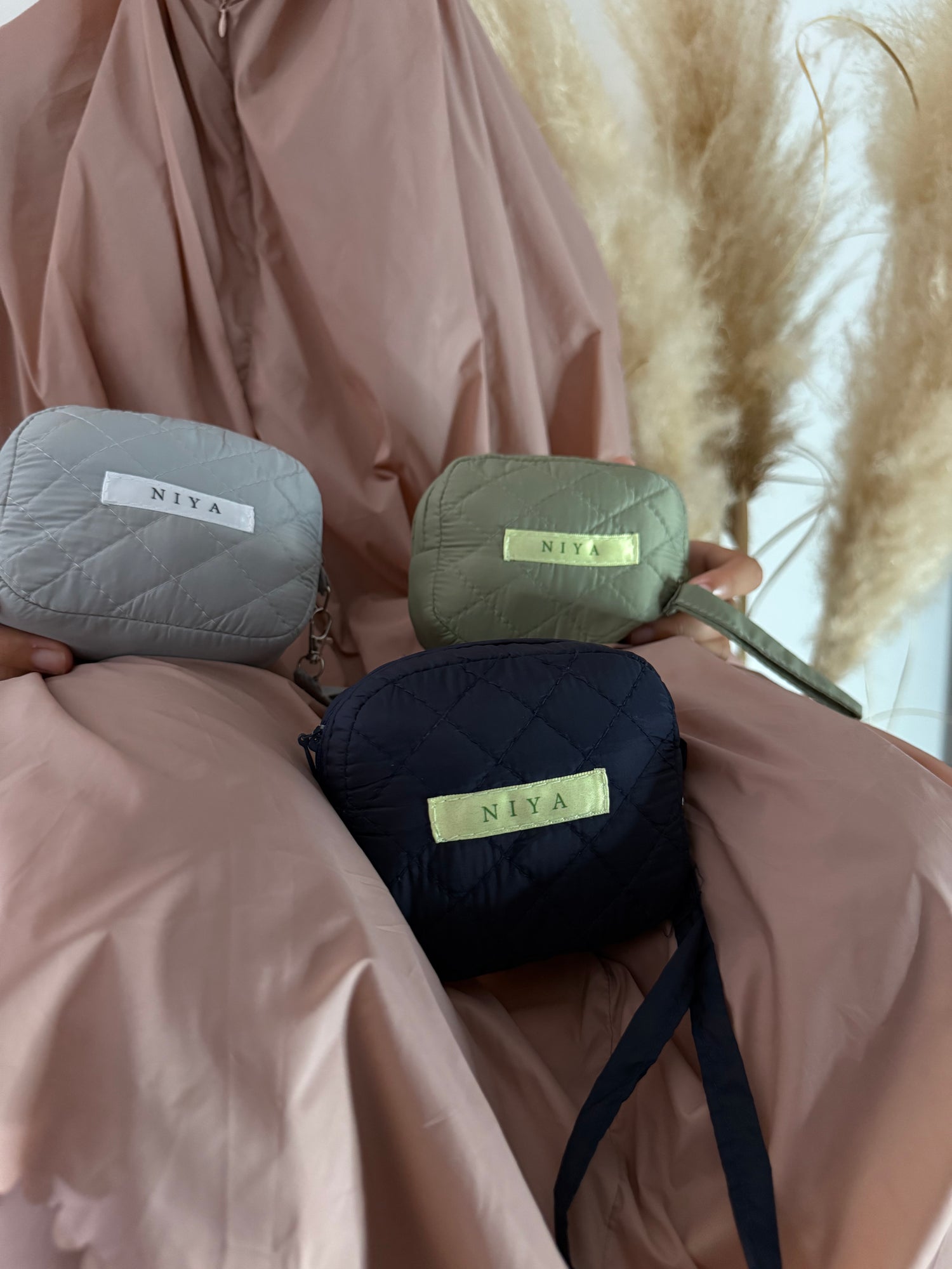 Mukena travel mini  , collection mini&go  parachute Korean  ample 3 pièces avec mini pochette de rangement _ Tenue de prière haute de gamme _ NIYA